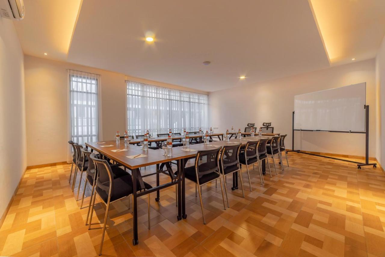 Kontena Hotel Batu  Kültér fotó